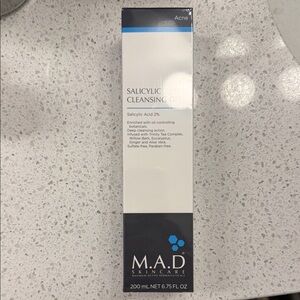 Salicylic Cleansing Gel - White and Blue
